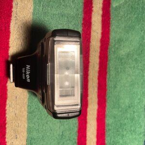 Nikon Speedlight SB-400 Shoe Mount Flash for Nikon